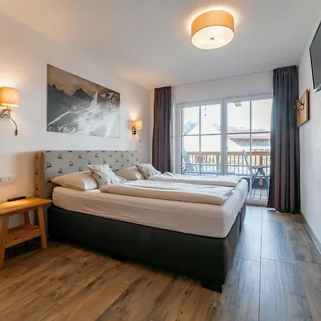 アパート Tauern Mitterwirt 213 ピーゼンドルフ