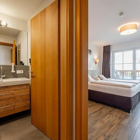 Tauern Mitterwirt 213 アパート ピーゼンドルフ