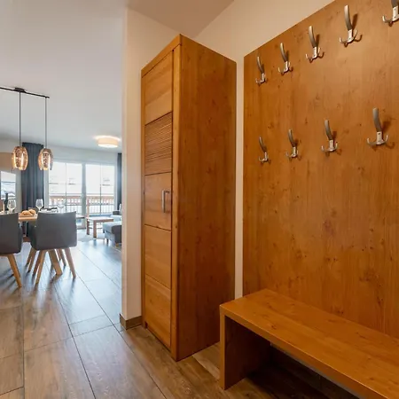 Tauern Mitterwirt 213 アパート ピーゼンドルフ